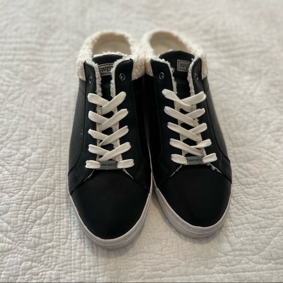 New! Beezie 3 Slip-on sneakers - rare size 12 - Picture 2 of 5